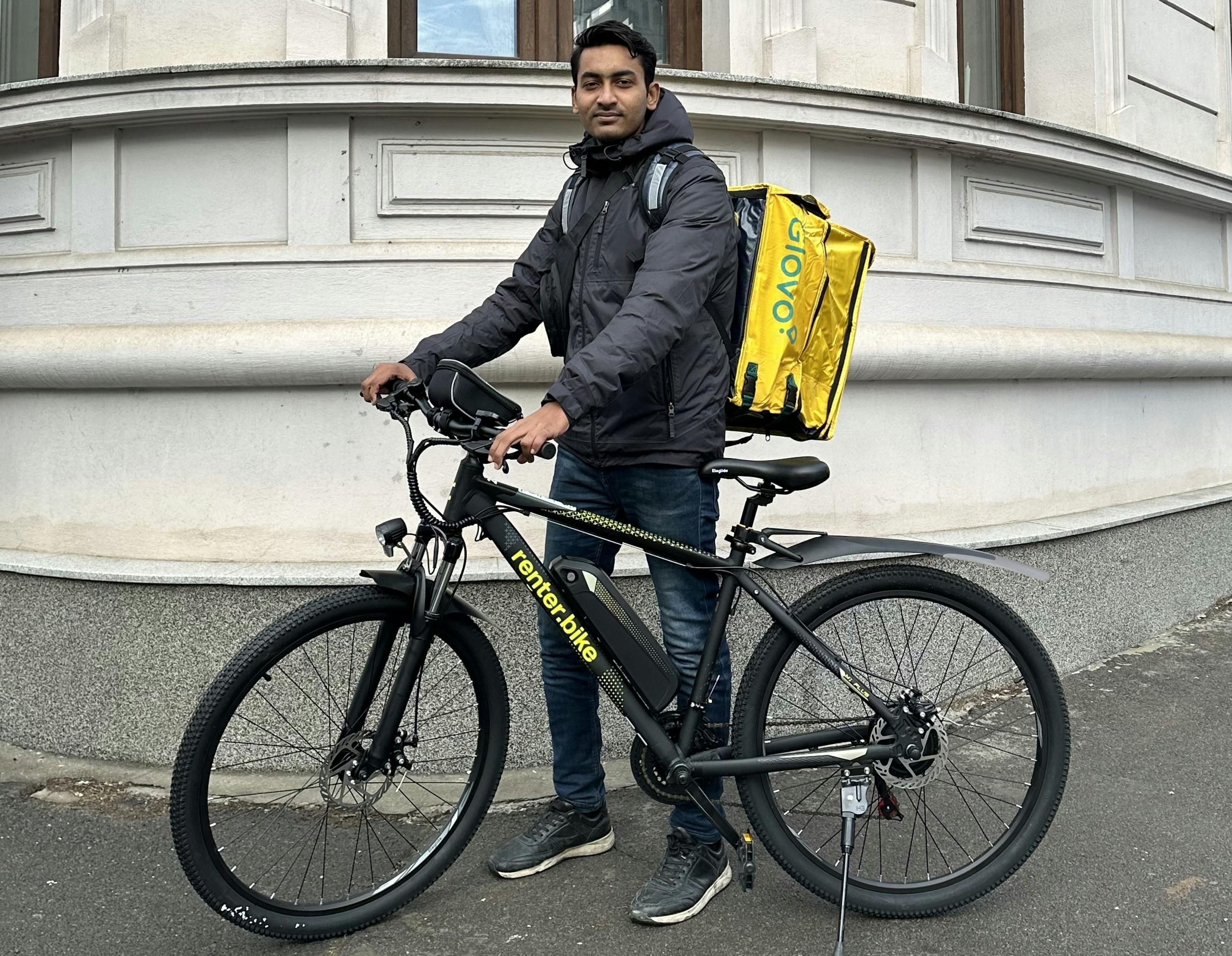 Courier with bike